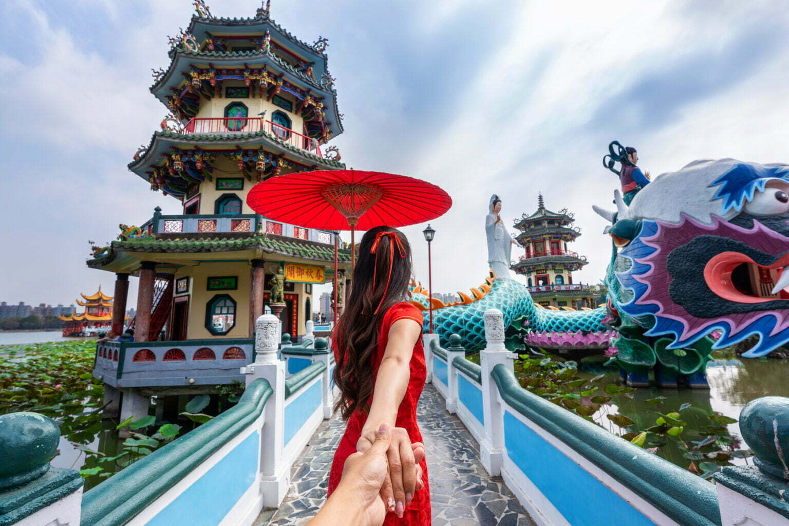 Budget Travel Guide to China: Exploring the Middle Kingdom on a Shoestring 1 Budget Travel Guide to China