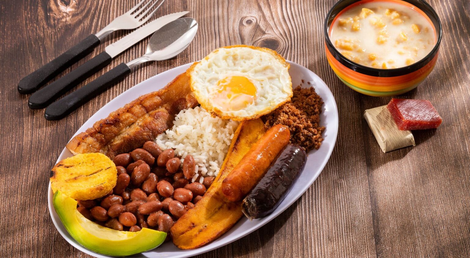 5 Colombian Desserts and Traditional Foods