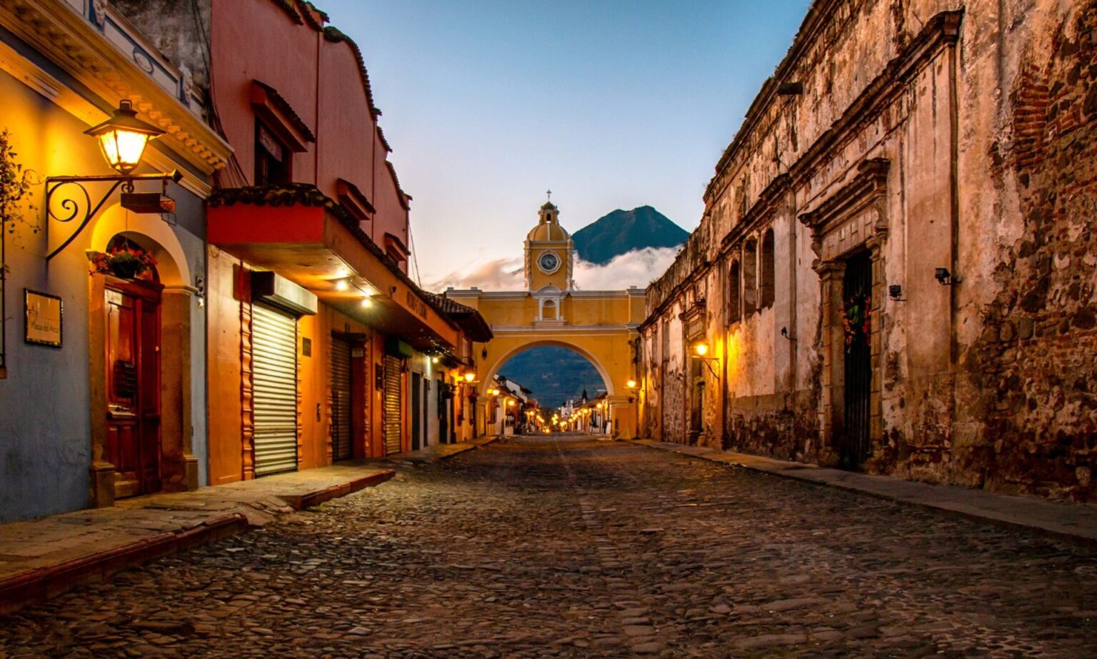 Budget Travel Guide to Guatemala: Requirements for US and Non-US Citizens 1 Budget Travel Guide to Guatemala