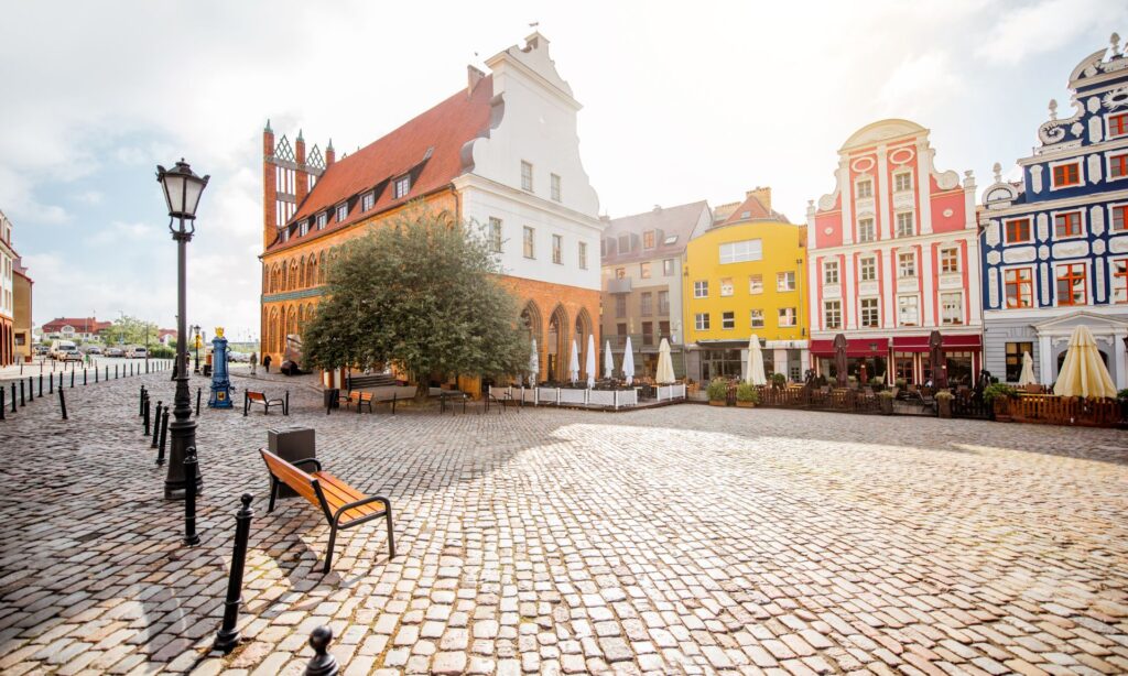 A Guide to Traveling from the US to Krakow: Requirements and Ways to Go 2 A Guide to Traveling from the US to Krakow: Requirements and Ways to Go