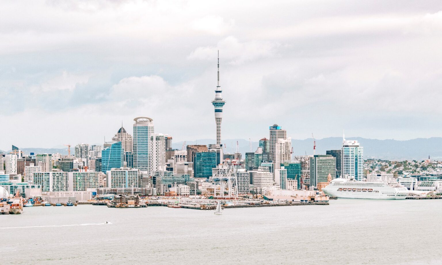 Auckland City Budget Travel Guide