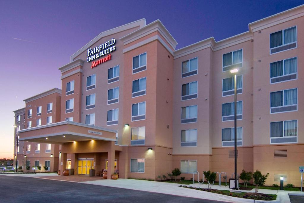 Affordable Hotels in Austin Texas: A List of Budget-Friendly Hotels 8 Affordable Hotels in Austin Texas