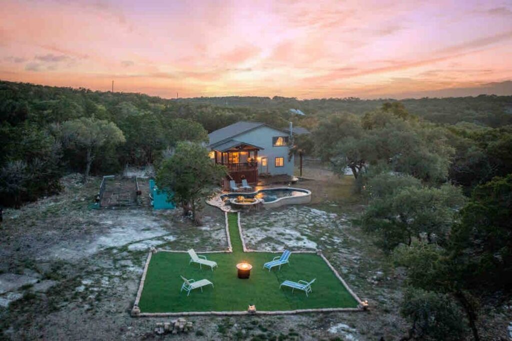 Best Airbnb and VRBO Vacation Rentals in Austin, Texas 5 Best Airbnb and VRBO Vacation Rentals in Austin Texas