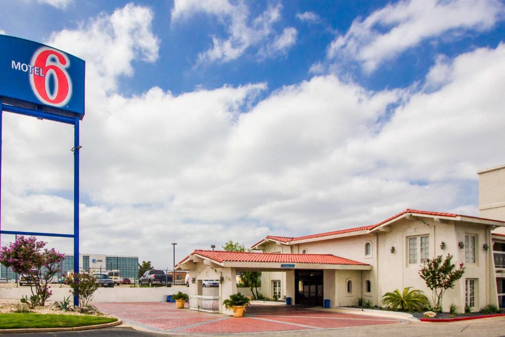 Affordable Hotels in Austin Texas: A List of Budget-Friendly Hotels 3 Affordable Hotels in Austin Texas