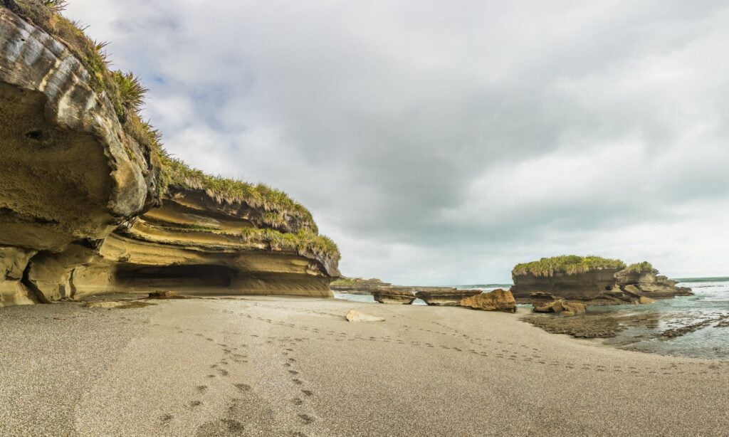 A Complete Guide to New Zealand’s Great Walks 9 Guide to New Zealand’s Great Walks