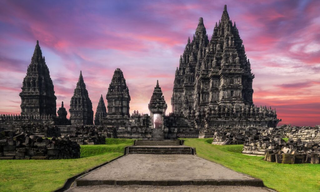 Top 10 Must-See Tourist Attractions to Discover Indonesia 11 Top 10 Must-See Tourist Attractions to Discover Indonesia