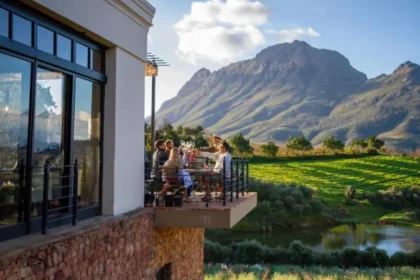 How to travel to Stellenbosch Wine