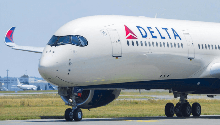 Delta Air Lines vs Southwest Airlines: A Comparative Analysis Based on User Ratings 2 Delta Air Lines vs Southwest Airlines: A Comparative Analysis Based on User Ratings