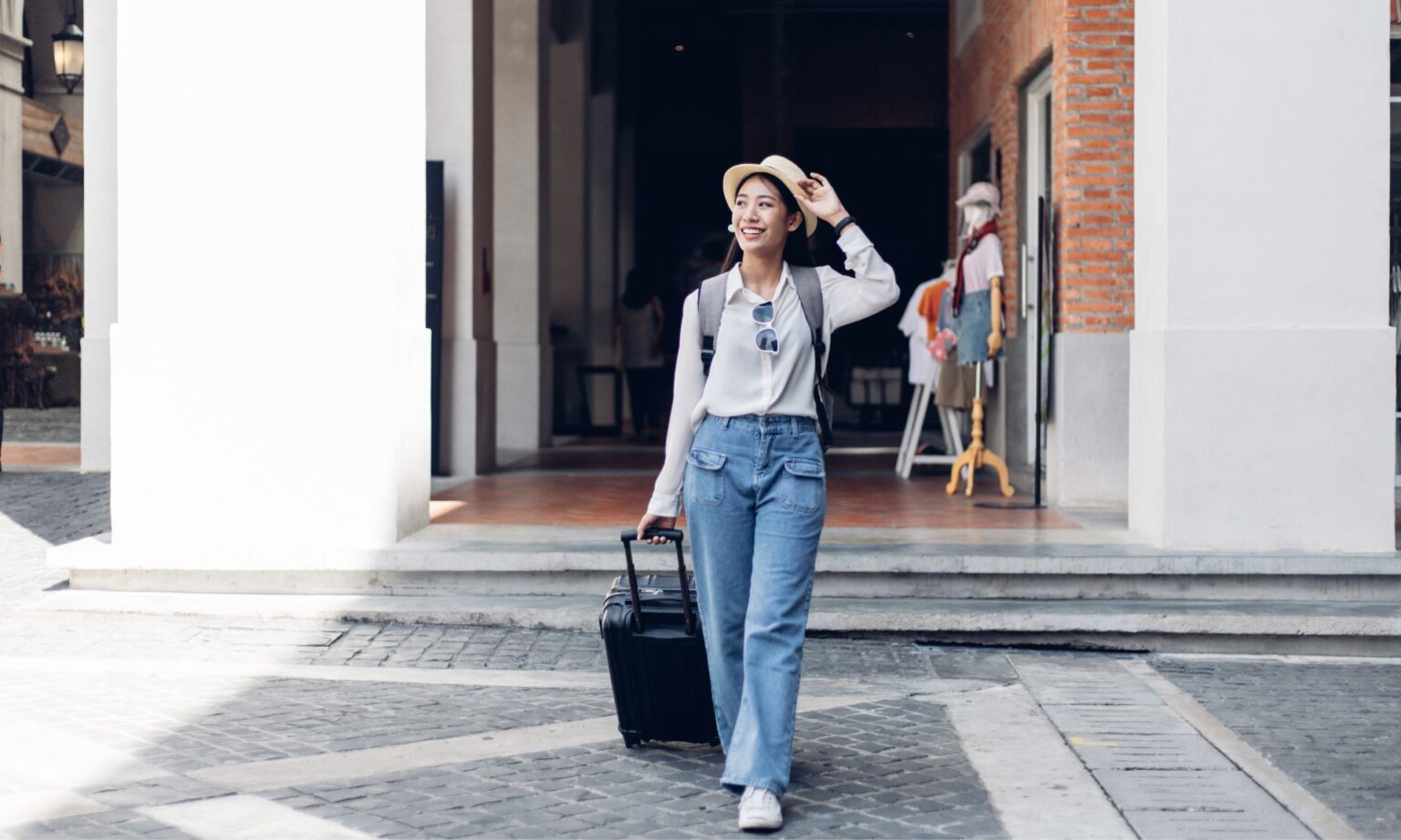 How to Stay Healthy While Traveling