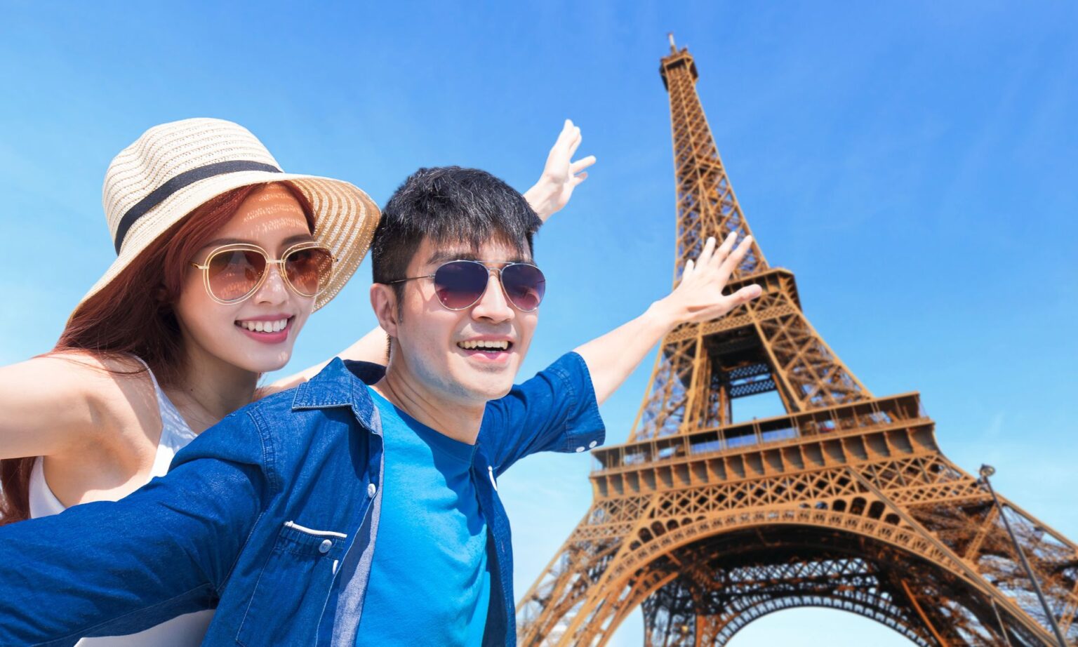 Guide to Traveling to Paris