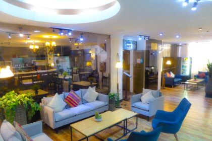 Whether you’re a budget-conscious backpacker or a savvy traveler looking to save on accommodations, here are five cheap hotels in La Paz that offer great value for money: