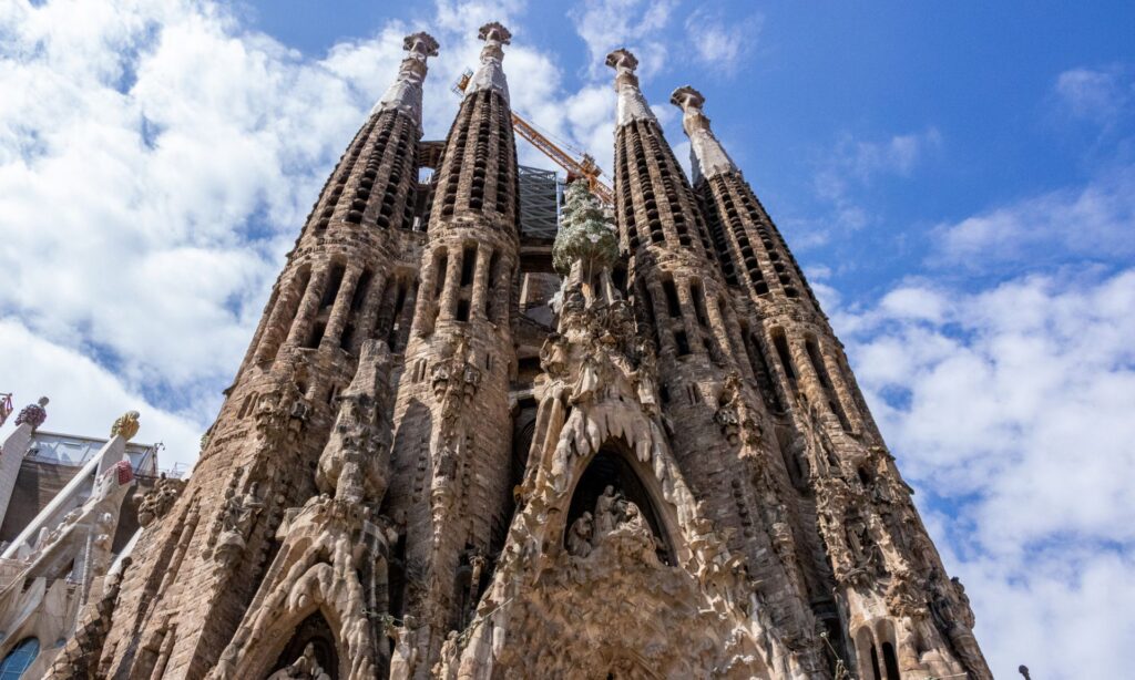 5 Top Attractions and Things to Do in Barcelona, Spain 2 5 Top Attractions and Things to Do in Barcelona, Spain