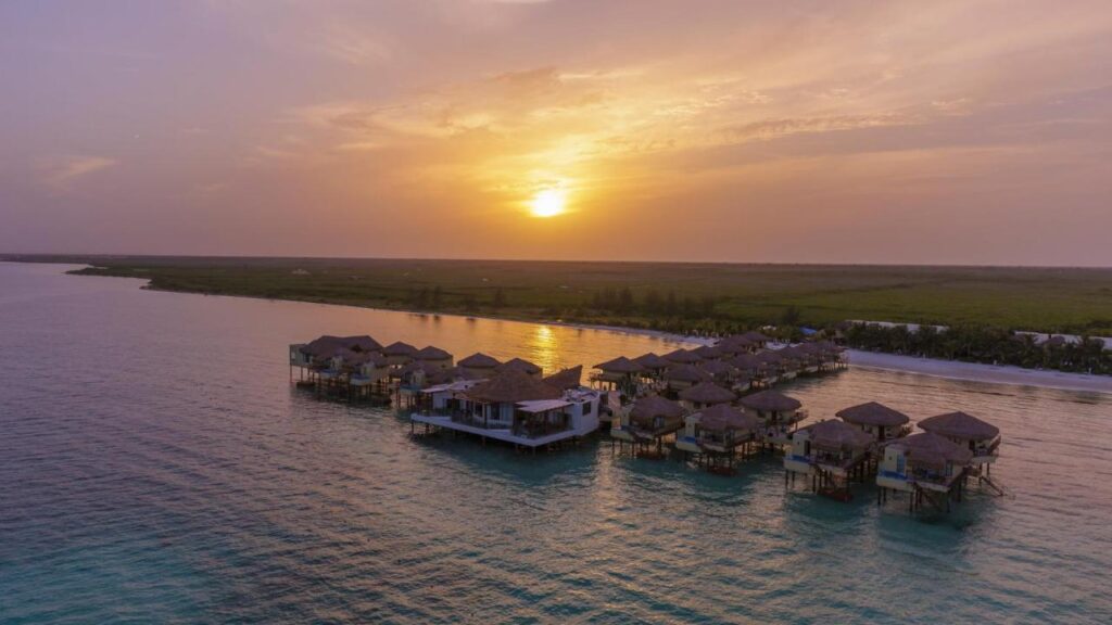 10 Stunning Overwater Bungalows Near The USA 3 Overwater Bungalows Near The USA