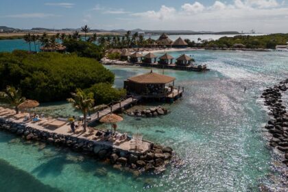 10 Stunning Overwater Bungalows Near The USA