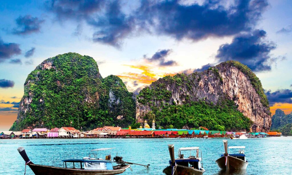 Best Places to Visit If You're Young and Broke 3 Best Places to Visit If You're Young and Broke