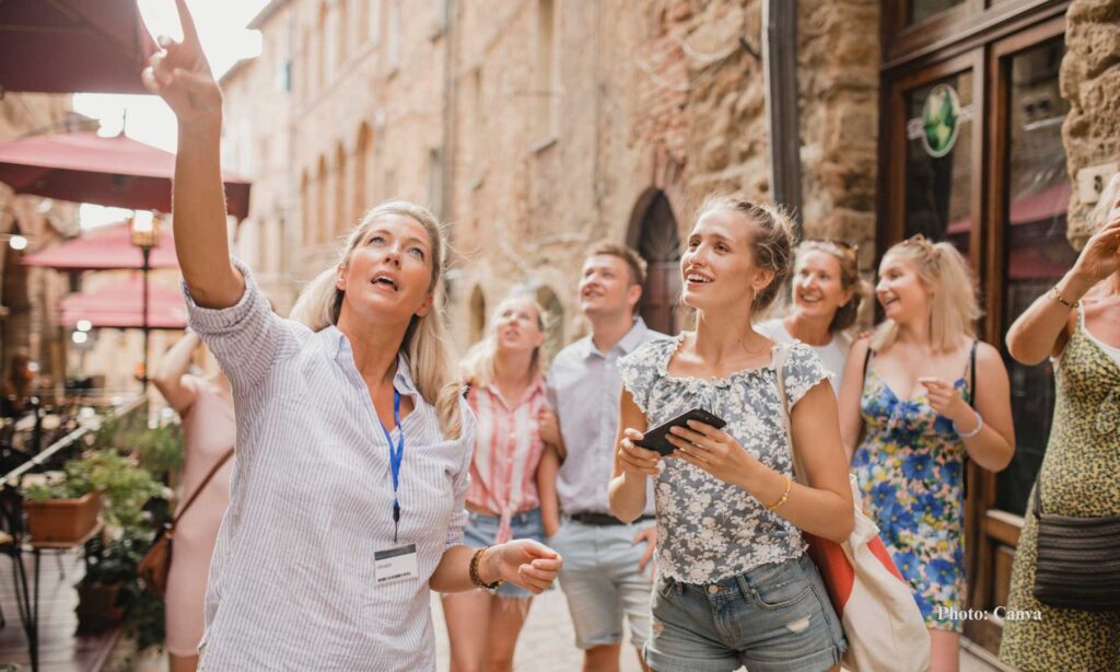 10 Best Jobs for People Who Love to Travel the World 6 10 Best Jobs for People Who Love to Travel the World