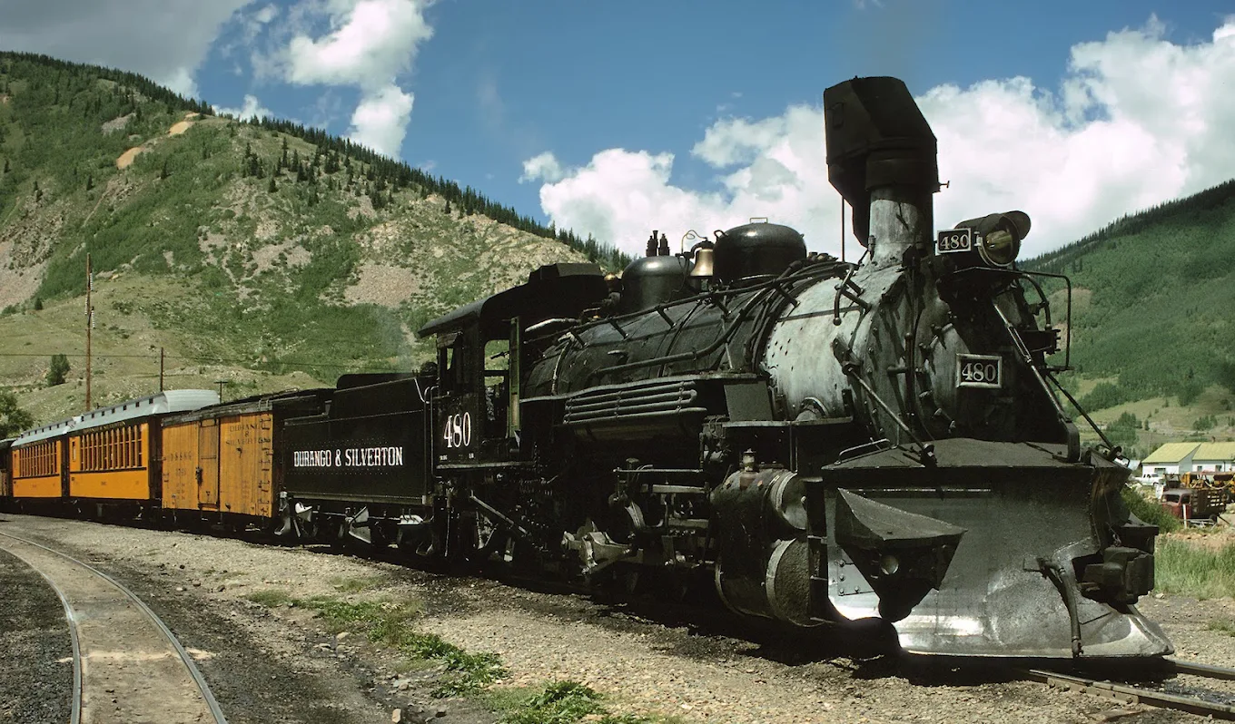 America’s Most Scenic Train Rides That Feel Like Time Travel 1 America’s Most Scenic Train Rides That Feel Like Time Travel