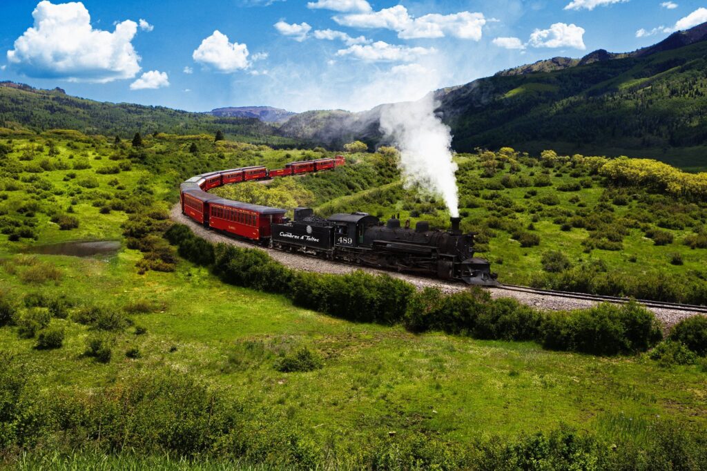 Most Scenic U.S. Train Routes That Feel Like You’re in Switzerland or Italy 5 Most Scenic U.S. Train Routes That Feel Like You’re in Switzerland or Italy