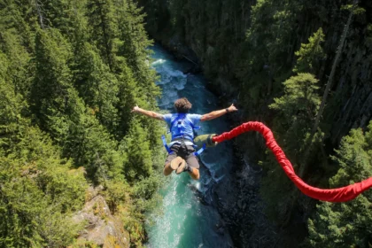 The Best Places to Bungee Jump Around The World 4 Best Places to Bungee Jump