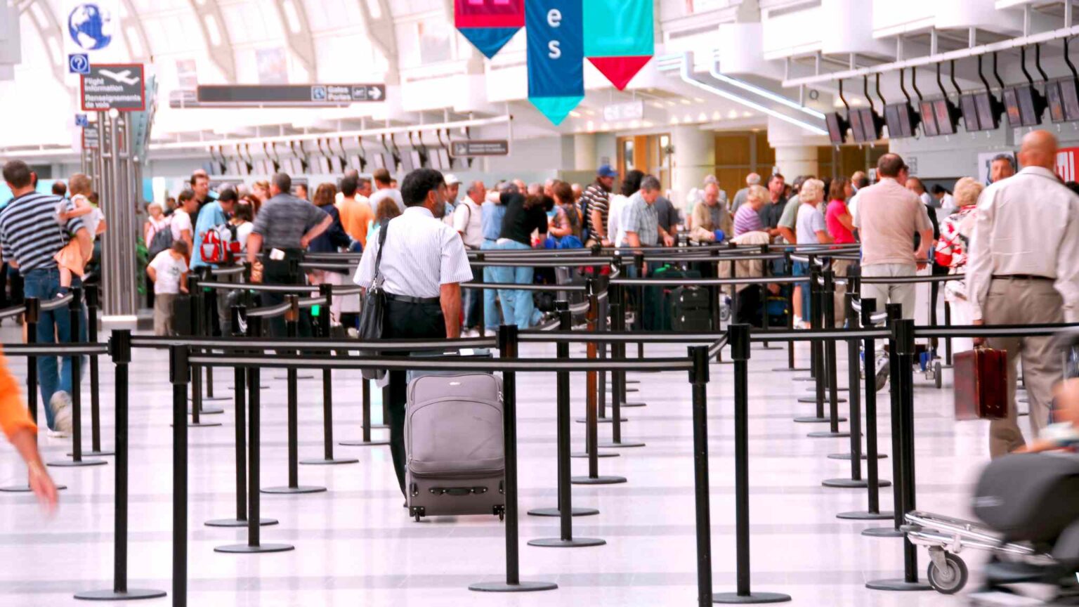 Airport Security 101: How to Get Through TSA Quickly and Stress-Free 1 Airport Security 101