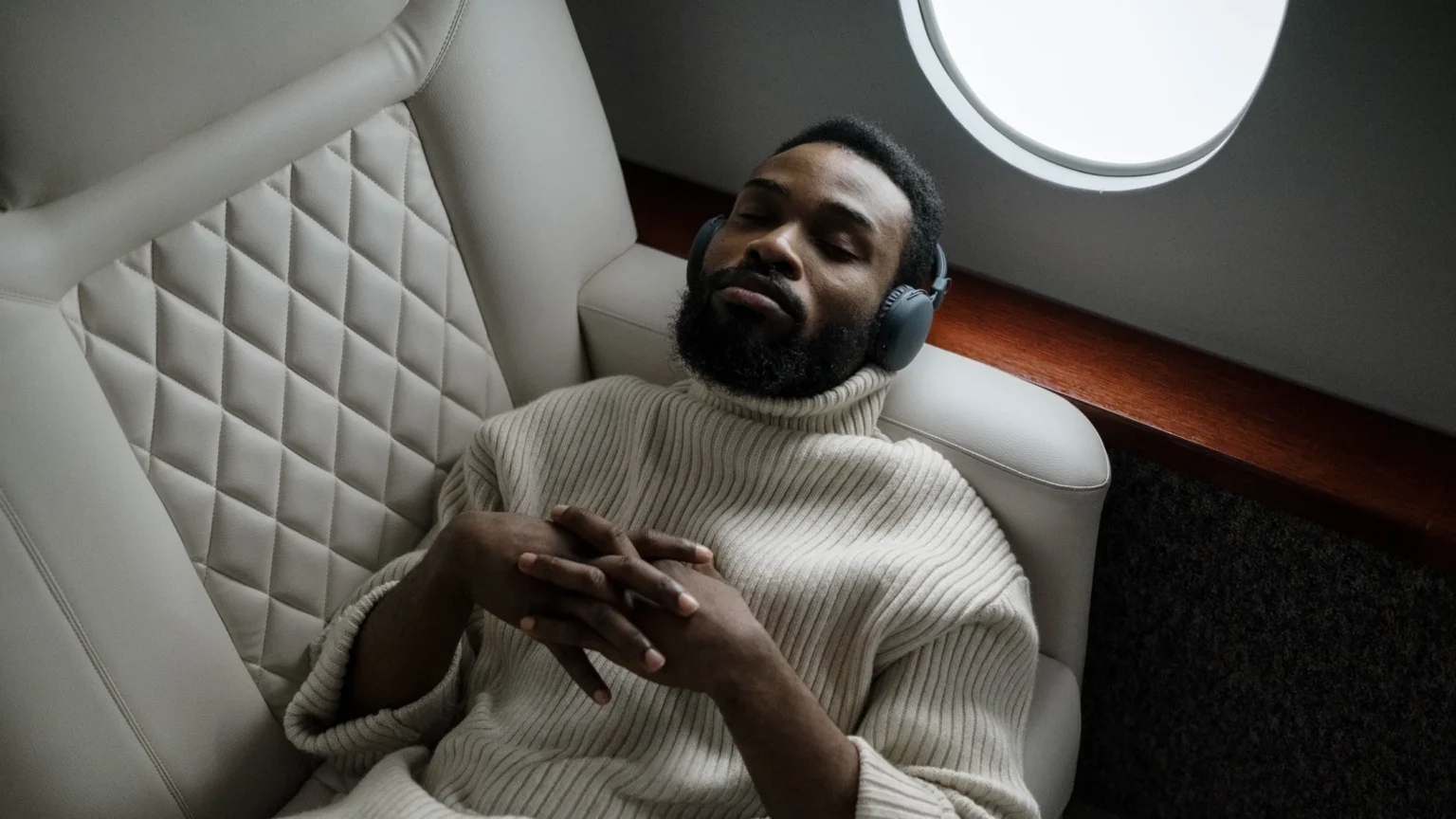 How Noise-Canceling Headphones Changed the Flying Experience